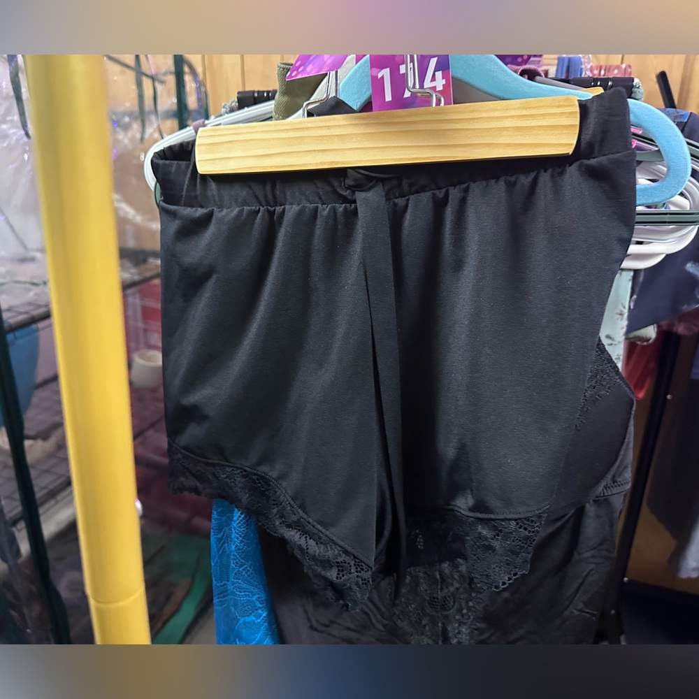 Lace Bottom Shorts With String Sz Sm